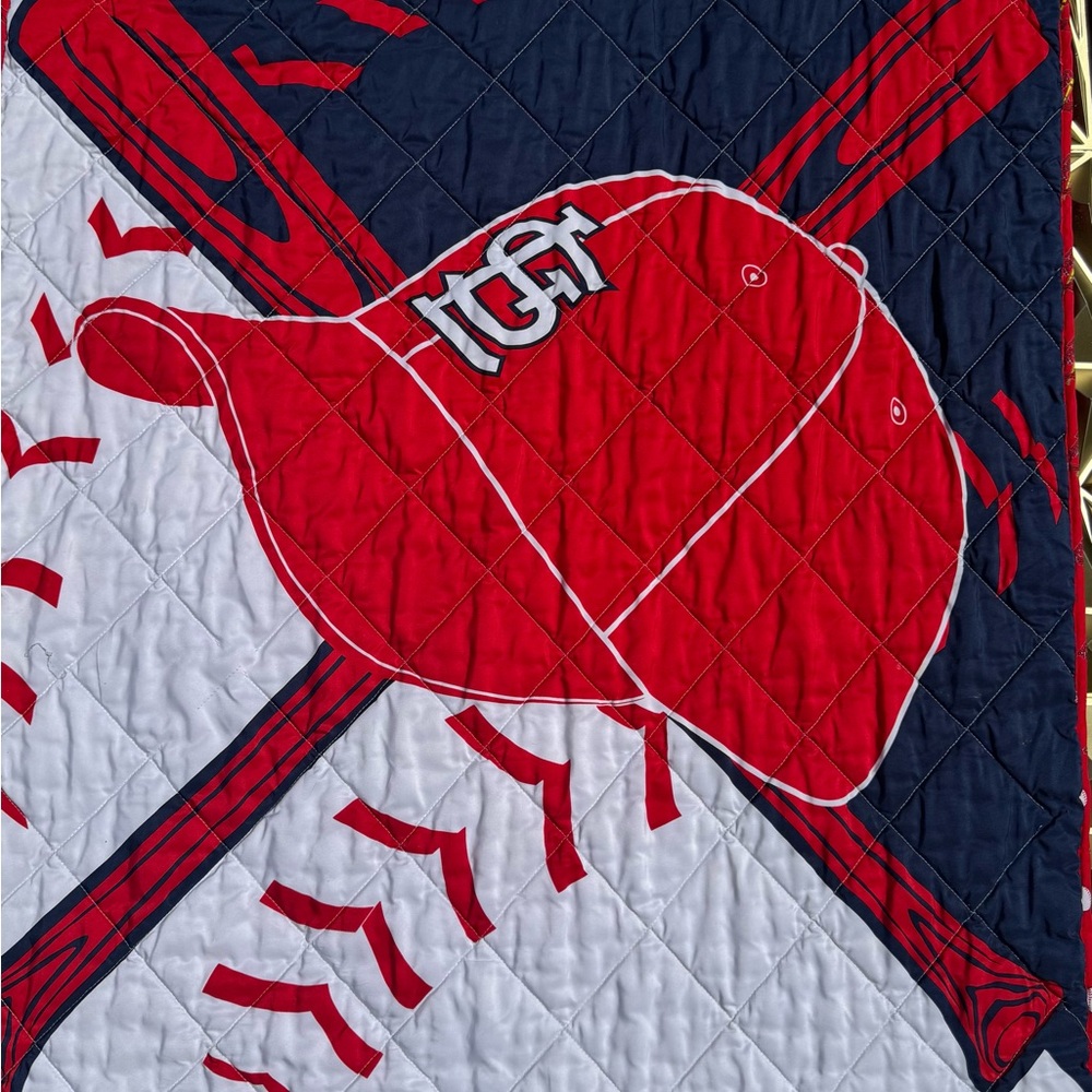 Genuine Merchandise Red & Navy Baseball Cap Quilted Throw‎